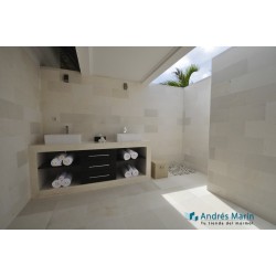 Limestone Capri with thin veins. Quarry Prices. Several sizes