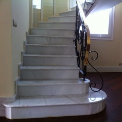 escaliers_marbre_blanc